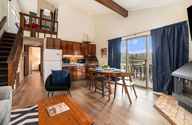 Lakefront Home Minutes to Boyne Mountain and Downtown Gaylord