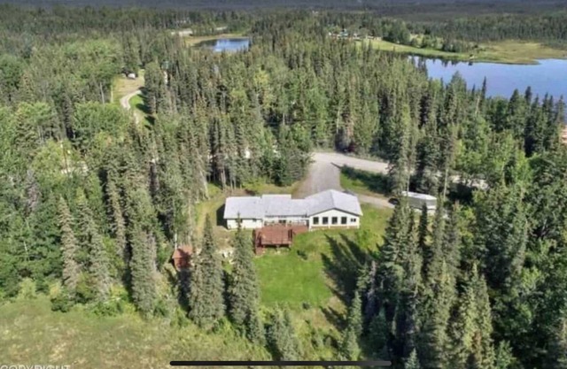 Lakefront Home next to Kenai and Kasilof River w/ Hot tub and view. Sleeps 6-12