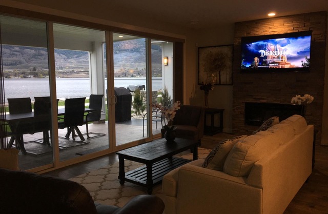 Lakefront Home - Playa privada en Osoyoos Cottages
