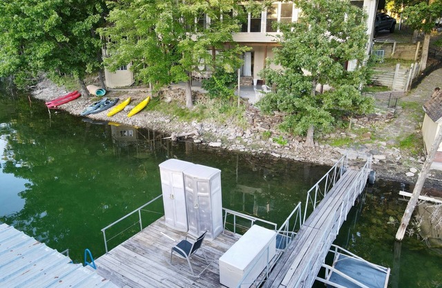 Lakefront home right on the water, private cove on Beaver Lake, Garfield, AR