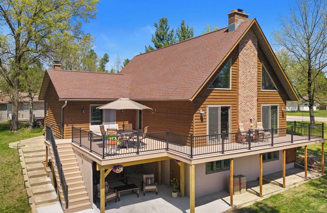Lakefront Home w/sandy beach near WI Dells! Make forever family memories here!