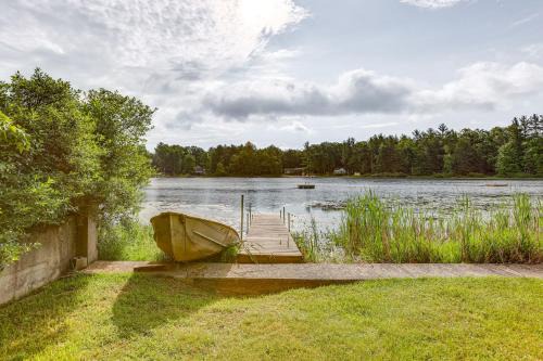 Lakefront Home with Deck Central Michigan Escape!