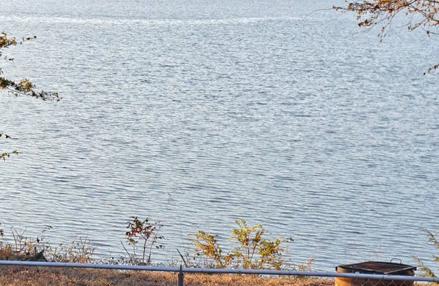 Lakefront home with hot tub, just off I-40