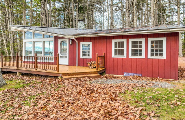 Lakefront house on Damariscotta Lake, perfect getaway