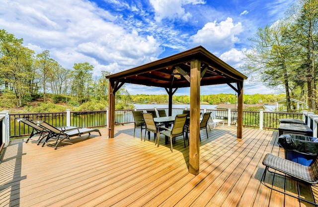 Lakefront Lake Anna Views, Boat Dock, Firepit, Deck