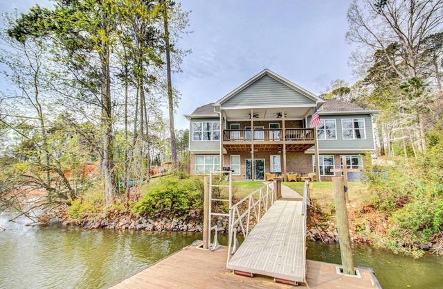 Lakefront Leesville Retreat w/ Private Dock!