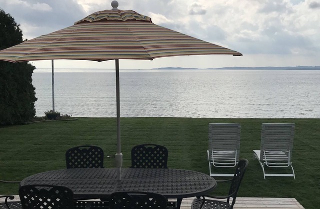 Lakefront Living at Best - Playa privada de arena cerca de Northport Village