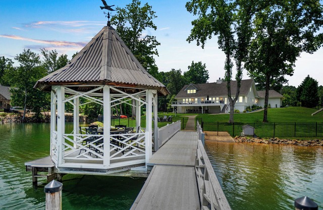 Lakefront Living by SoCharm | Family Friendly Fun