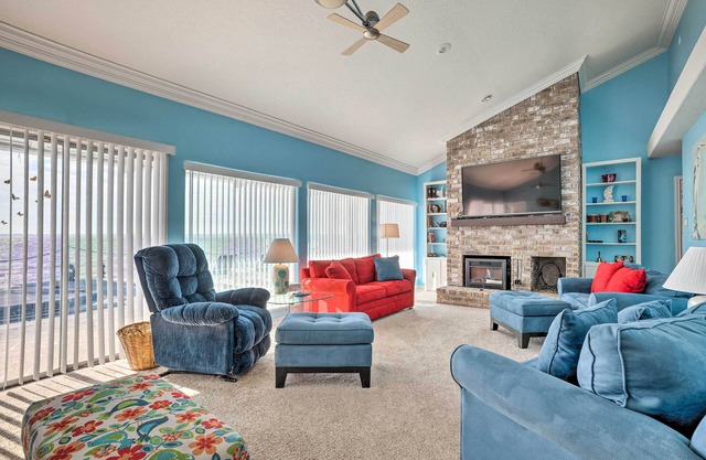 Lakefront Livingston Home w/ Grill & Views!