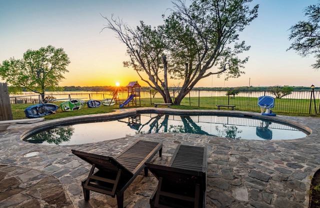 Lakefront Luxe 5BR 2Bath Home with Pool & Hot Tub