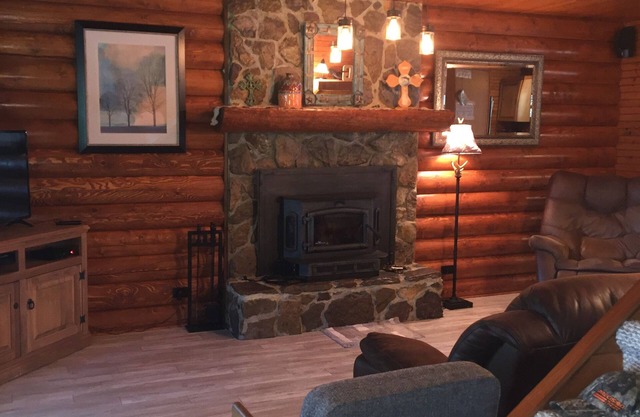 Toledo Bend Waterfront-Beautiful Log Home cerca de Cypress Bend con Boat House
