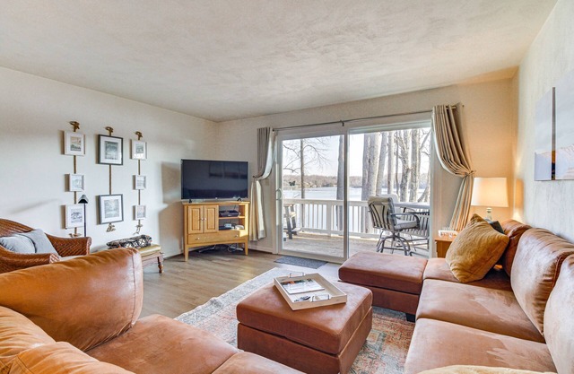 Lakefront Moneta Home w/ Community Dock!