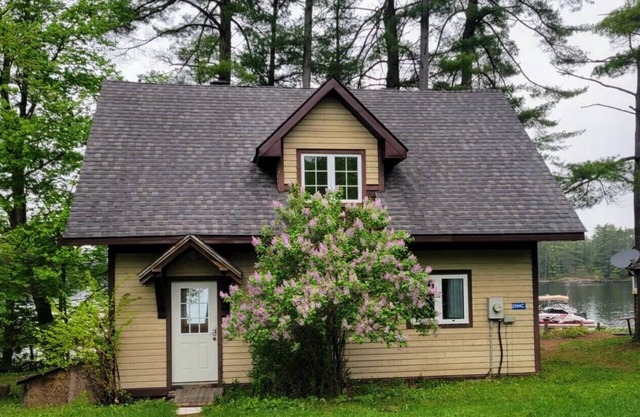 Lakefront Muskoka Beautiful Cottage