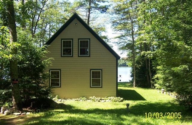 Frente al lago en el estanque de pemaquid
