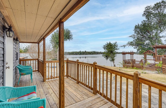 Lakefront Panama City Studio w/ Hot Tub Access