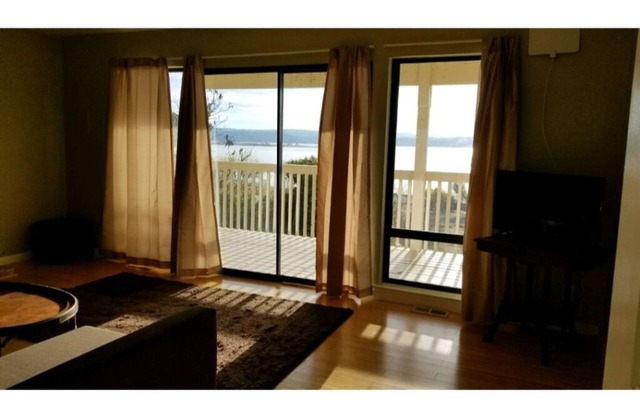 Lakefront! Panoramic Lake views.