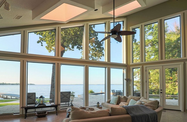 Lakefront Private Beach Luxury Home on Cedar Creek Lake