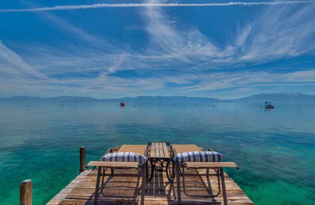 * * * LakeFront Sand Beach * * ** Fab Rubicon Bay Cottage 2bd / 2ba ** Tahoe Gold Coast