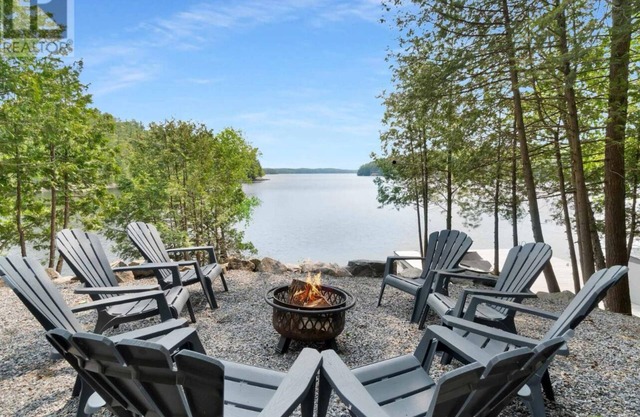 Lakefront private retreat on Lake Rosseau