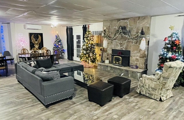 Lakefront property - Lake Sparrow Guest House