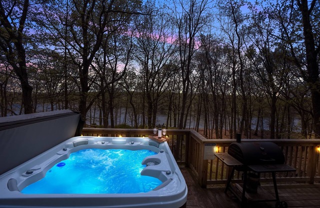 Frente al lago $ 199 por noche ESPECIAL, PISCINA, Cubierta nueva, Barcos, Muelle, Pescado, 2 noches min