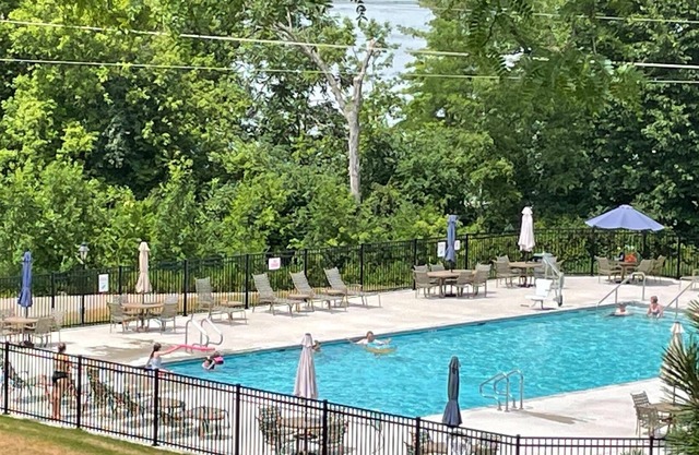 Lakefront Resort Interlaken Super fun Live Music