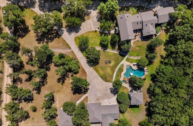 #1 Lakefront Resort Style Pool House! Huge for 16!