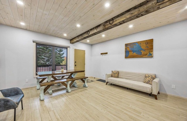 Lakefront Retreat- Private Beach, up to 30 Guests!