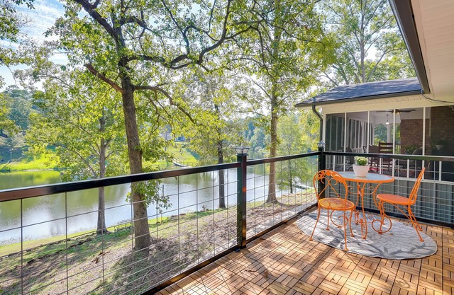 Lakefront Retreat in Jefferson w/ Screened Porch!