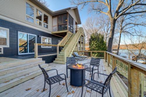 Lakefront Retreat with Game Room in Bella Vista!