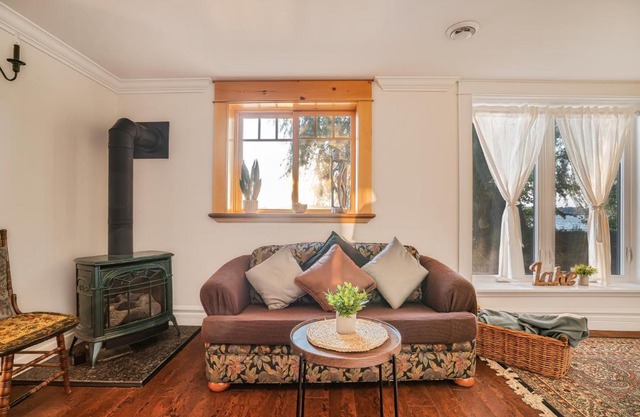 Lakefront Retreat with Sauna, Fireplace & Parking