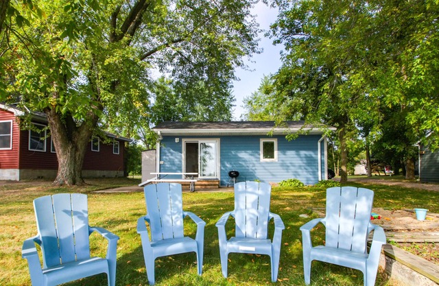 Lakefront Rice Cabin w/ Fire Pit - Dogs Welcome!