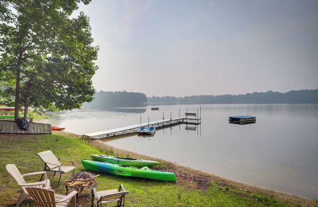Lakefront Sister Lakes Vacation Rental w/ Dock!