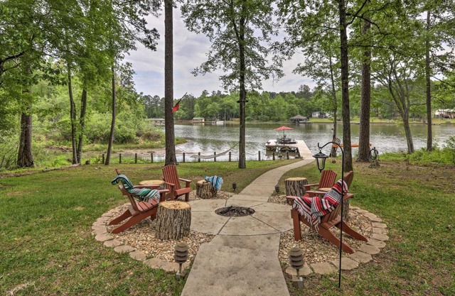Lakefront Sparta Home Fire Pit, Dock and Kayak