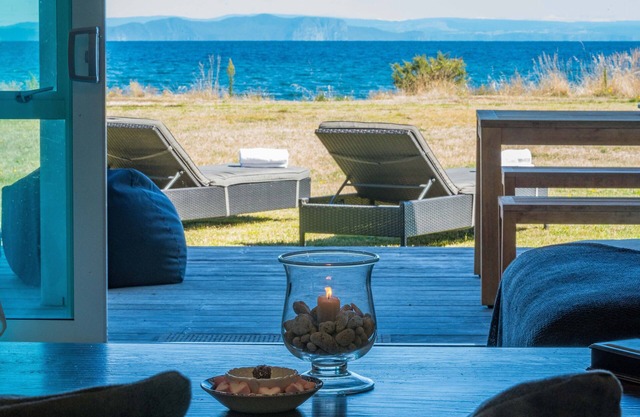 Lakefront Style - Lake Taupo Holiday Home