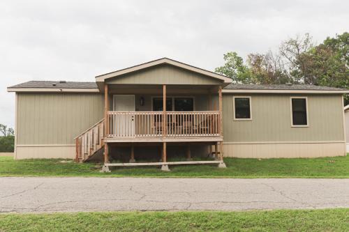 Lakefront The Bunkhouse - 32