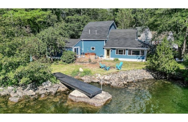 Lakefront Trifecta with Private Hot Tub, Sauna & Free Daily Massages!