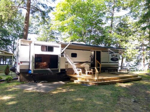 Lakefront! Twin Birch Resort - The Loon