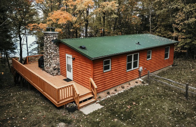 Lakefront walkout cottage