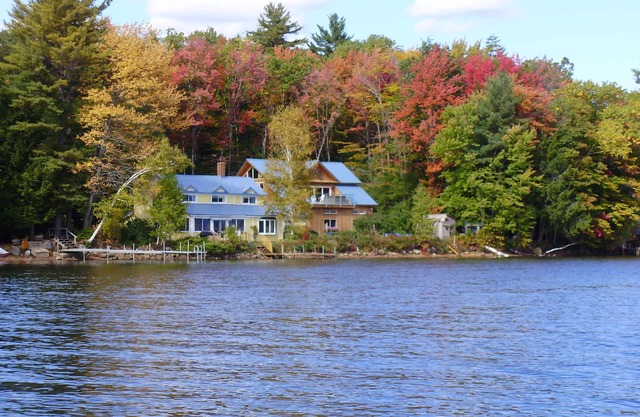 Casa del lago privado 4Bd / 3Bth duerme 10. 300'lakefront. 40 'muelle y barcos. Sin mascotas