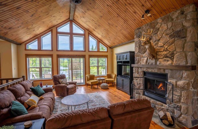 Lakehouse Hot Tub Private Beach Pool Table