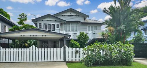 Lakehouse Properties - Alia's Estate - Central Cairns