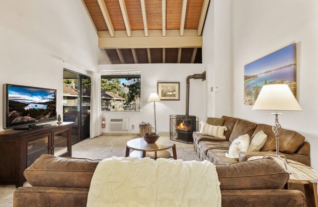 Lakeland Village 2 Bed Condo w/ Pool View