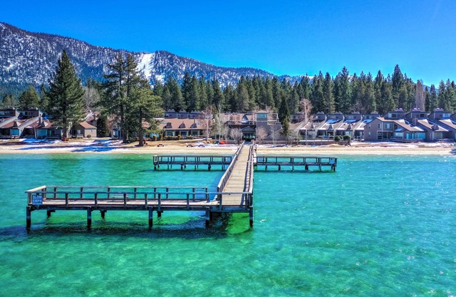 Lakeland Village - Walk to the beaches of Lake Tahoe!