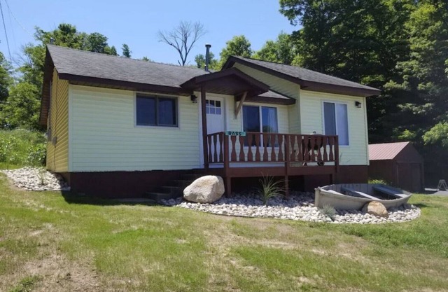 Lakelure Cottages - Bass