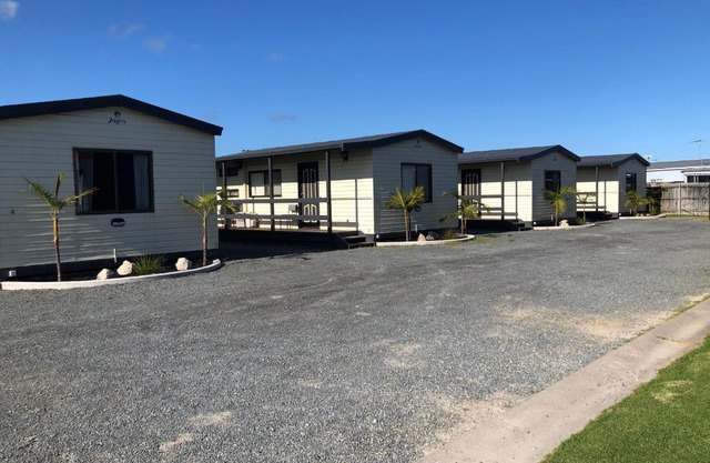 Lakes Main Holiday Park