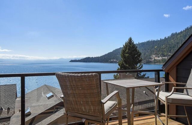 Lakeshore Terrace Delight | Beaches