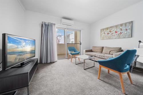 Lakeside 1-Bed Unit Conveniently by Shops DUPLICATE