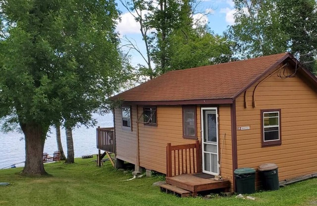Lakeside 1 Bedroom Bear Paw Cabin on Kab