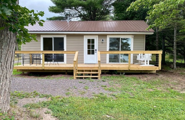 Lakeside Cottage Just Off Snowmobile/ATV Trail!